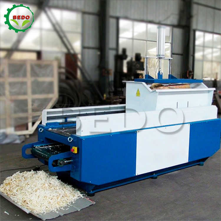 7.5kw Karbon Çelik Ahşap Fırçalama Makinesi 3600rpm Alaşımlı Çelik Blade 300kg/h Üretim Birimi