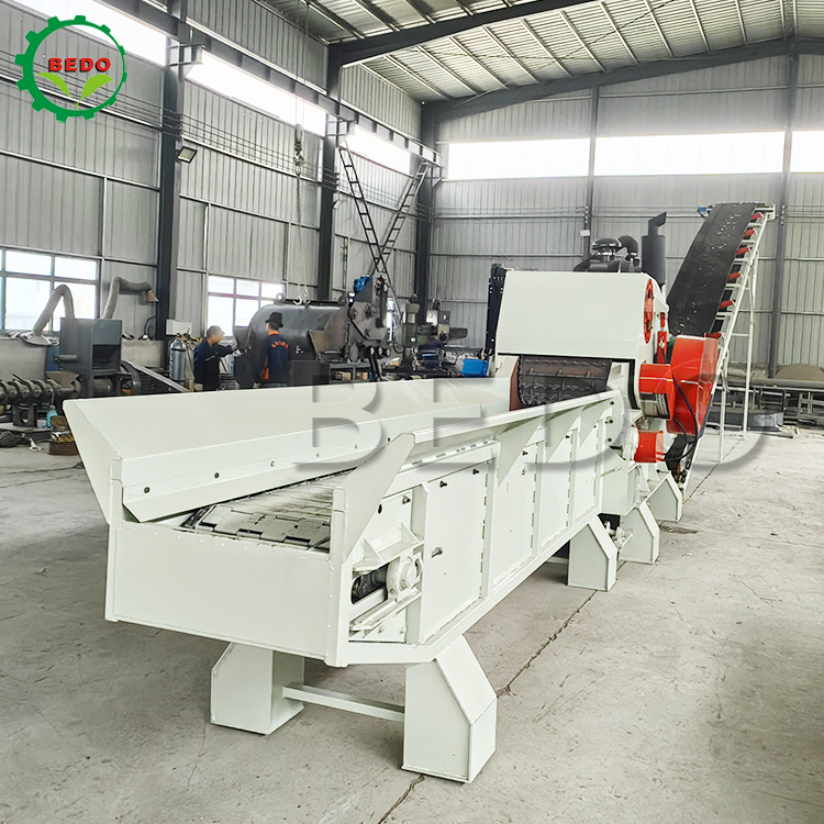 Kendi kendine beslenen 235HP Ahşap Çöpçü Makinesi 700x400mm Giriş Ağır Görevli Çöpçü Endüstriyel Davul Çöpçü