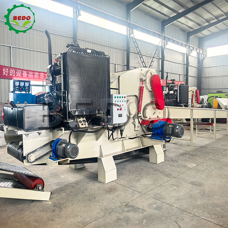 Endonezya Kömür ve Hindistan Cevizi Lifi İşlemesi İçin Dizel Mobil 55HP Hindistan Cevizi Kabuğu Odun Kıyıcı Makinesi