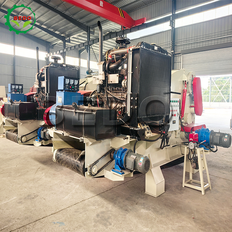 Dizel Motor 235HP Ağaç Öğütme Makinesi Büyük Ölçekli Ağaç İşleme Ağır Hizmet Tipi Tambur Tipi Parçalayıcı