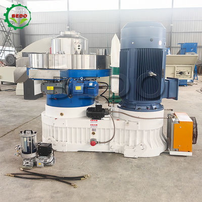 132KW Ahşap Pellet Makinesi 1.2-1.5 Ton Kapasitesi Bir Yıllık Garanti