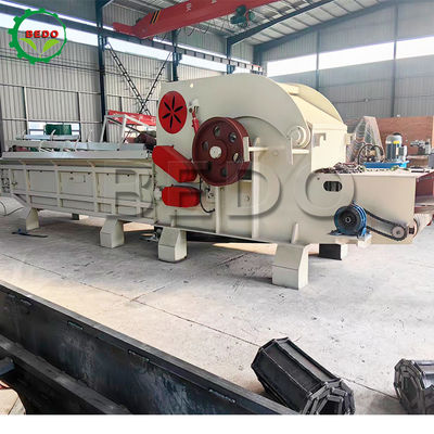 Son Ahşap Çipleri Boyutu 25-35MM Endüstriyel Ahşap Çakıcı Makine Max Ahşap Diametresi 300mm ile