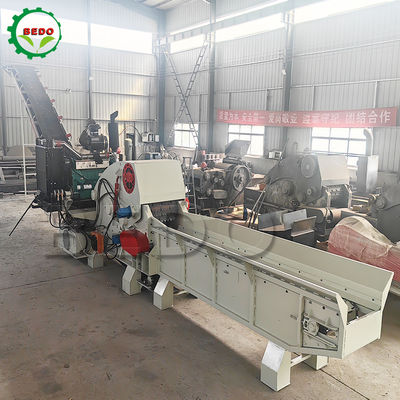 Özelleştirilebilir Hidrolik Motor Besleme Taşıyıcı Ahşap Çöpçü Makinesi CE Sertifikalı Endüstriyel Davul Çöpçü
