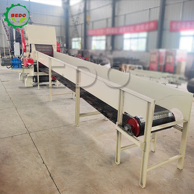 Güçlü Dizel Motoru 25-35mm Çip Boyutu ve 12-15t / h Kapasitesiyle Ahşap Çöpçü Makinesi