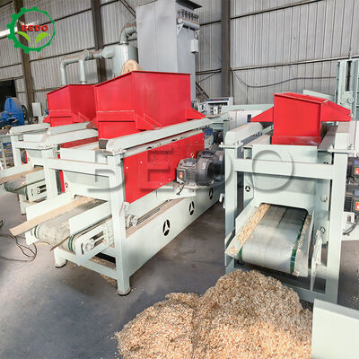 Ahşap Çubuklama Makinesi 200 pcs Blades 4kw Konveyör 500x1000mm Besleme Boyutu İşleme Ekipmanı